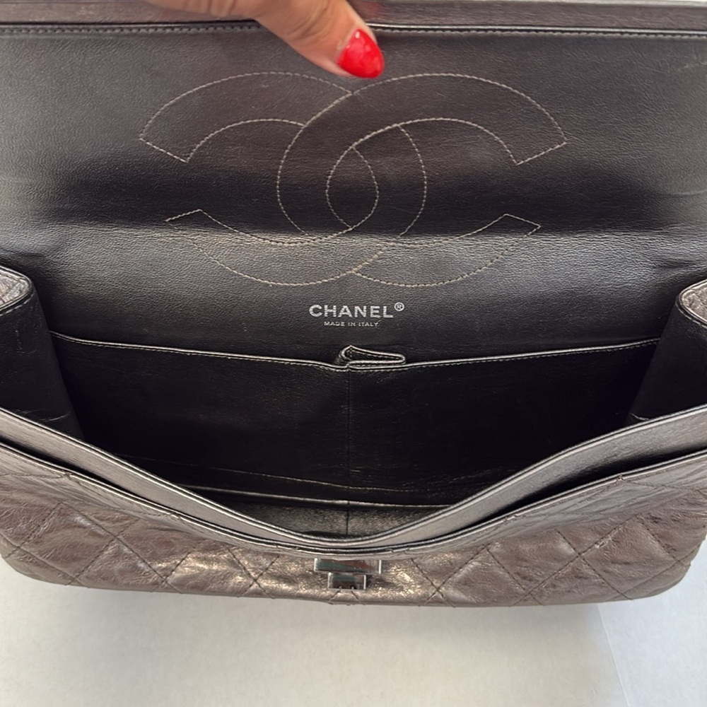 Chanel Metallic 2.55 Maxi Reissue Chain Shoulder Bag - Picture 4 of 7